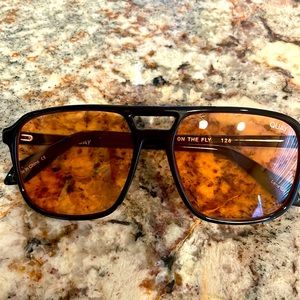 Never worn Quay On The Fly